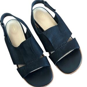 EUC Clarks Artisan Leather Sandals Black Size 9.5
